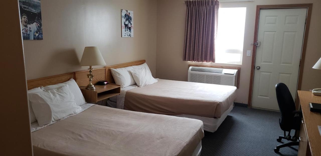 Travel-Inn Resort & Campground Saskatoon Dış mekan fotoğraf